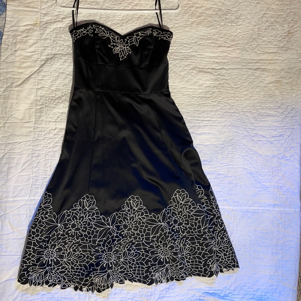 White House Black Market dress size 0 strapless